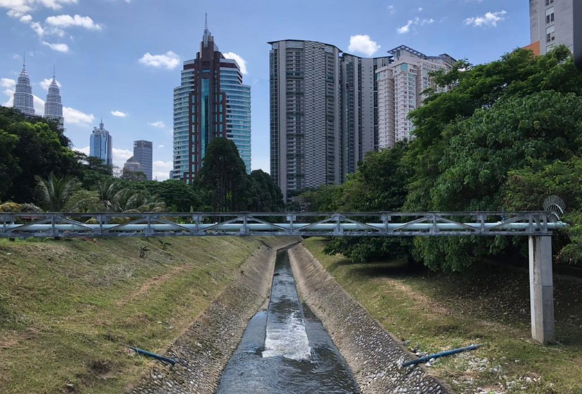 Limpahan air dari Kolam Boyan akan dialirkan ke Sungai Bunus dan terus ke Sungai Kelang seterusnya bertembung di Sungai Gombak berhampiran Masjid Jamek, Kuala Lumpur.