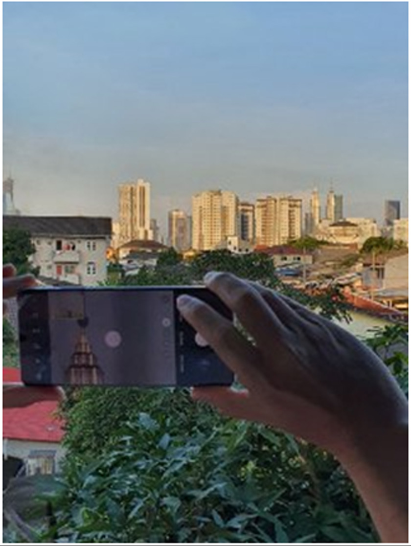 S21 Ultra snapping KLCC from a balcony about 10km away