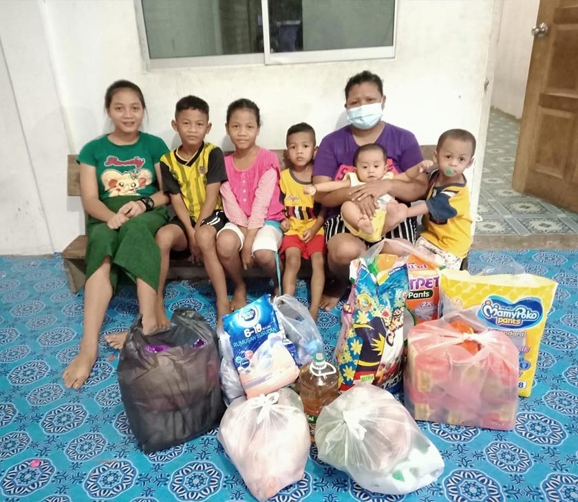 Barangan yang ditempah penduduk sampai ke tangan mereka. - Facebook Jenny