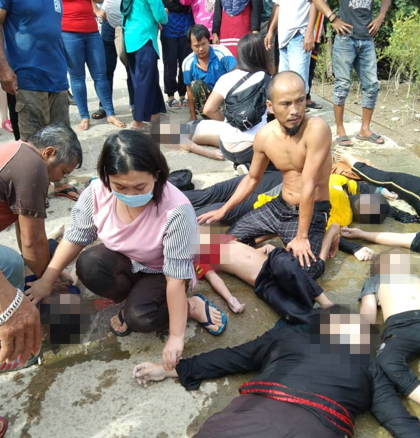 Beberapa mangsa yang diselamatkan orang awam.