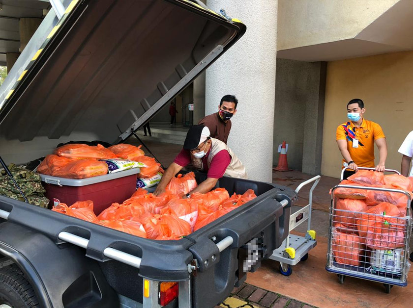 Misi khas ini bertujuan untuk menyampaikan sumbangan yang telah dikumpulkan dibawah penyeliaan NADIM disamping membuat pemantauan dan pemerhatian kesan musim monsun. - Gambar Astro AWANI