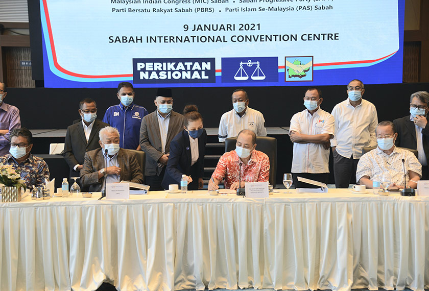  Pemimpin GRS menandatangani memorandum persefahaman di Kota Kinabalu, pada Sabtu.