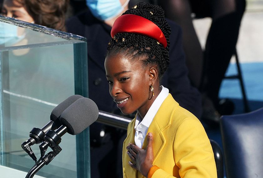 Amanda Gorman menjadi inspirasi hashtag #BlackGirlMagic dan menerima pujian bekas presiden, Barack Obama dan Michelle Obama.