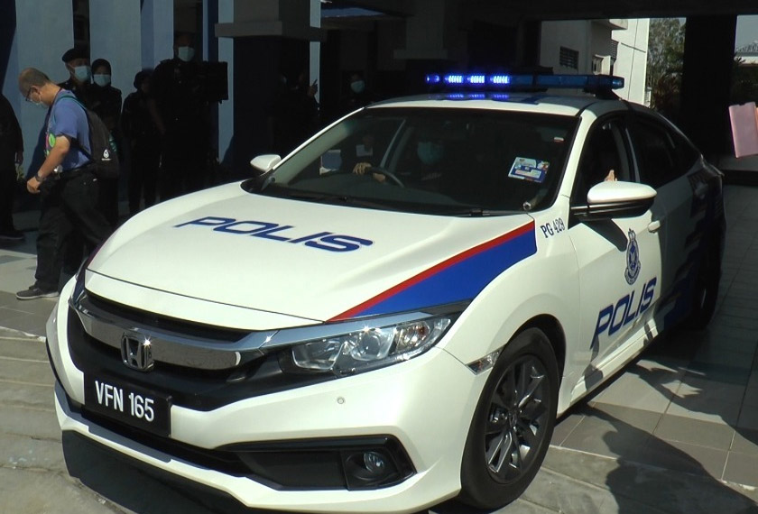 Impian Mohamad Ammar Dhani naik kereta peronda polis tercapai. - Astro AWANI