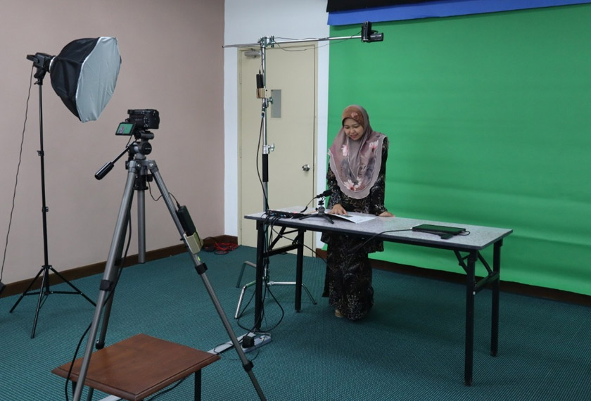 Kata Hamdan proses penghasilan video secara konvensional memakan masa dan rumit justeru itu, studio inovasi ini boleh memendekkan tempoh penghasilannya tanpa memerlukan kemahiran penyuntingan video.