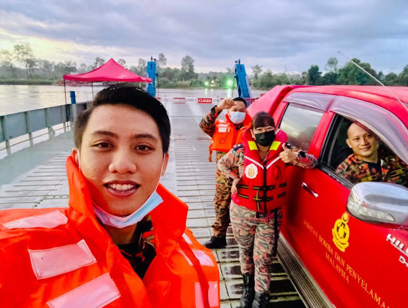 Pegawai dan anggota JBPM Marudi digerakkan ke Long Jeeh untuk kerja-kerja sanitasi.