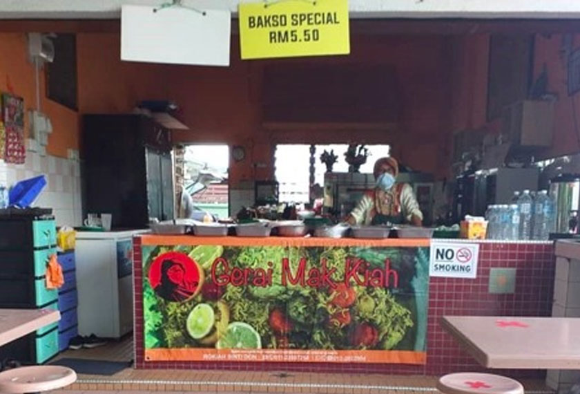 Selepas memenangi geran Program Keusahawan Taylor’s-CIMB Islamic, Rokiah Don (gambar) mampu memiliki kedai sendiri selepas dua kali gagal dalam temuduga yang dijalankan sebelum itu.