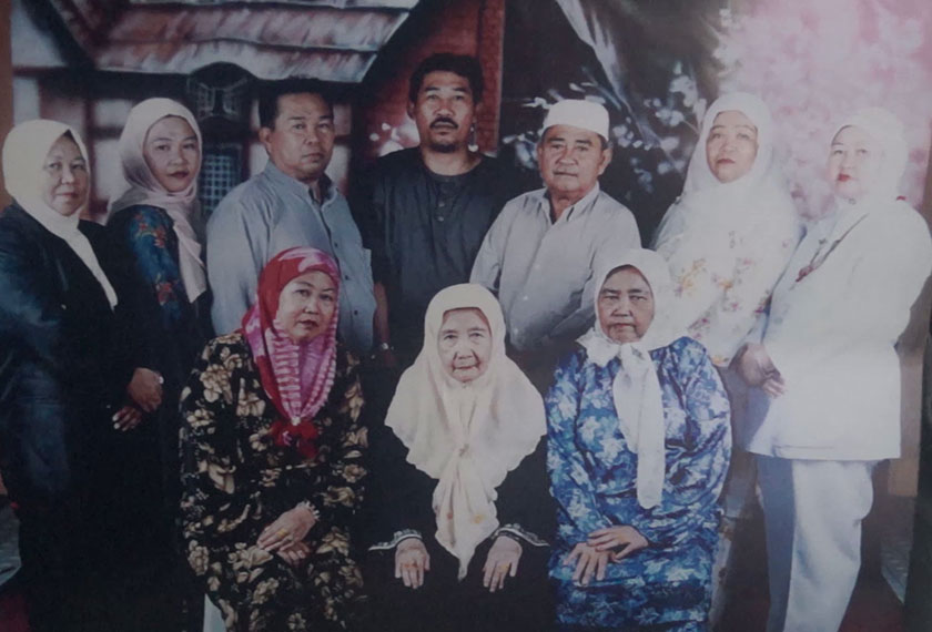 Hairan mahu menjadi contoh kepada anak-anak, cucu-cucu dan ahli keluarga yang lain untuk tidak menolak vaksin dan tidak takut menerima vaksin. - Astro AWANI