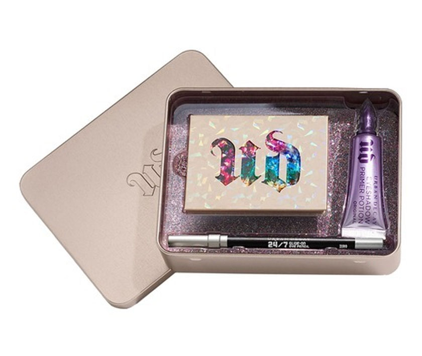 Solekan bahagian mata lengkapkan look pagi raya anda.