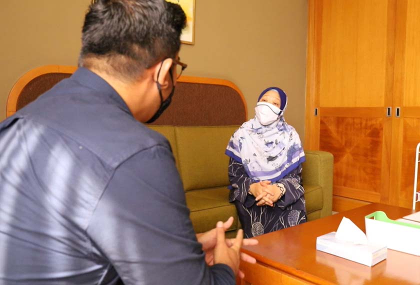 Khidmat Kesihatan Mental Prihatin diberikan oleh Pensyarah Kanan Kaunseling Pusat Kajian Pendidikan & Kesejahteraan Komuniti, Fakulti Pendidikan, Universiti Kebangsaan Malaysia, UKM, Dr Norhayati Mohd Noor.