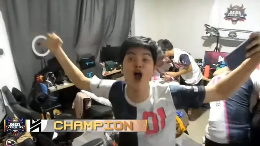 Winners of MPL-PH S7, Blacklist International. Image via eGG Network