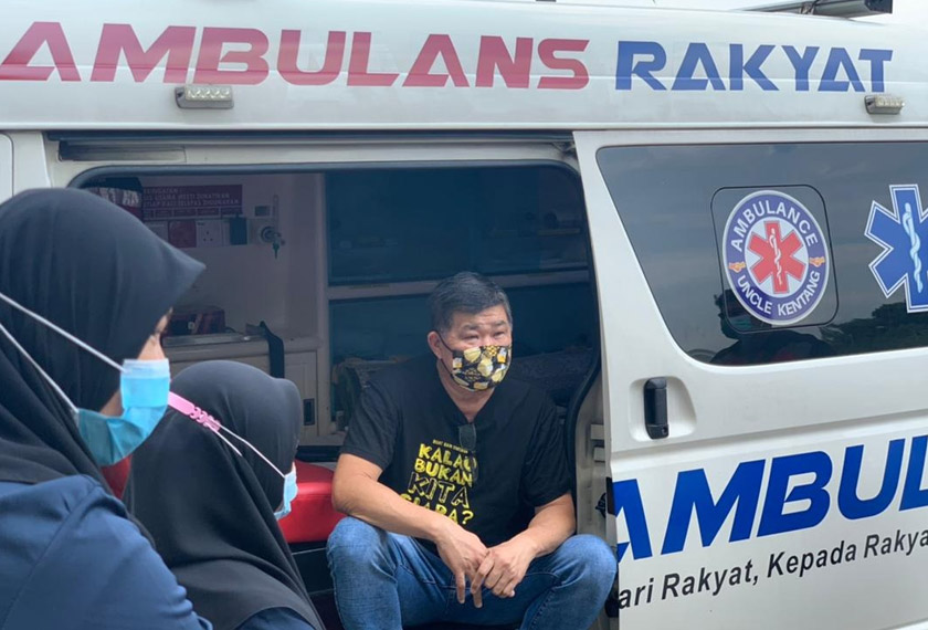 Uncle Kentang sering mengingatkan kakitangannya bahawa mereka yang susah perlu dianggap sebagai keluarga sendiri - Gambar Astro AWANI