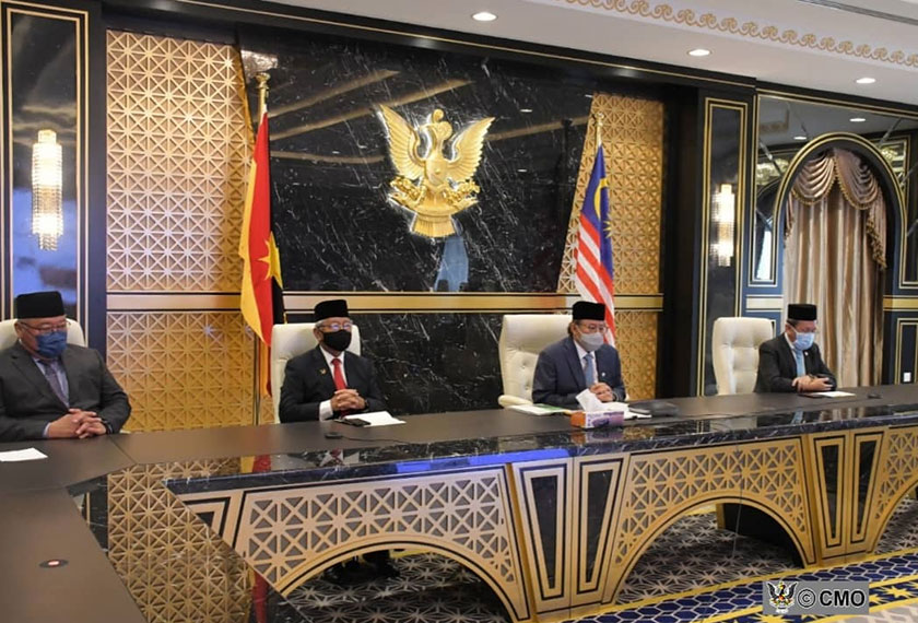 Empat pemimpin parti komponen GPS menghadap Yang di-Pertuan Agong Al-Sultan Abdullah Ri’ayatuddin Al Mustafa Billah Shah secara atas talian. - Foto Pejabat Ketua Menteri Sarawak