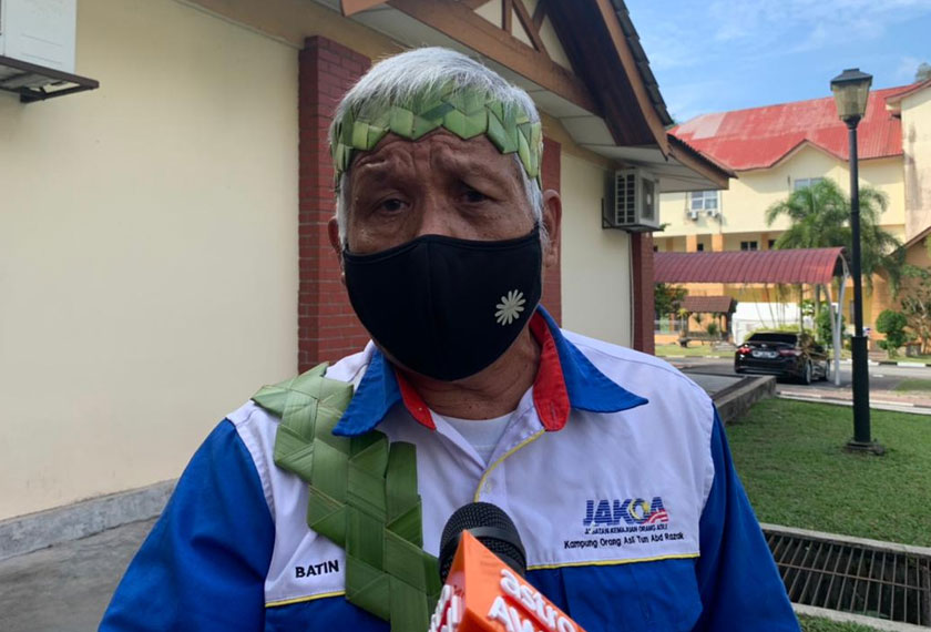 Asu, antara 27 Tok Batin yang divaksinasi di Hospital Orang Asli Gombak, hari ini