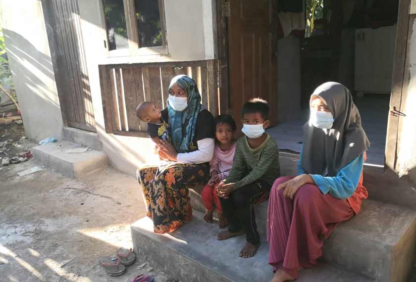 Yusmaliana Yusof bersama empat daripada lima orang anaknya. - Gambar Astro AWANI