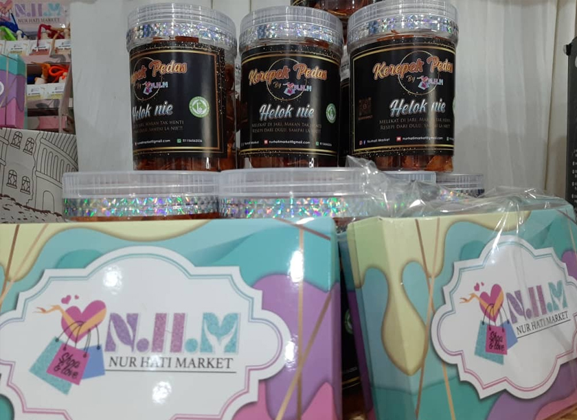 Dari pewangi kereta, produk NHM bertambah kepada kerepek pedas yang seratus peratus dibuat di rumah berkenaan 