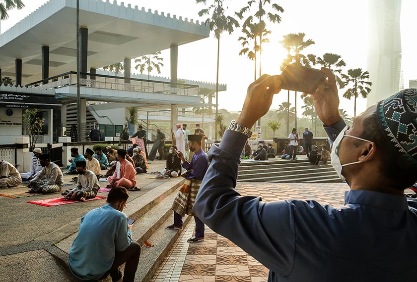 Walaupun dikekang dengan pelbagai SOP, kemeriahan Aidilfitri pada tahun ini tetap terasa.