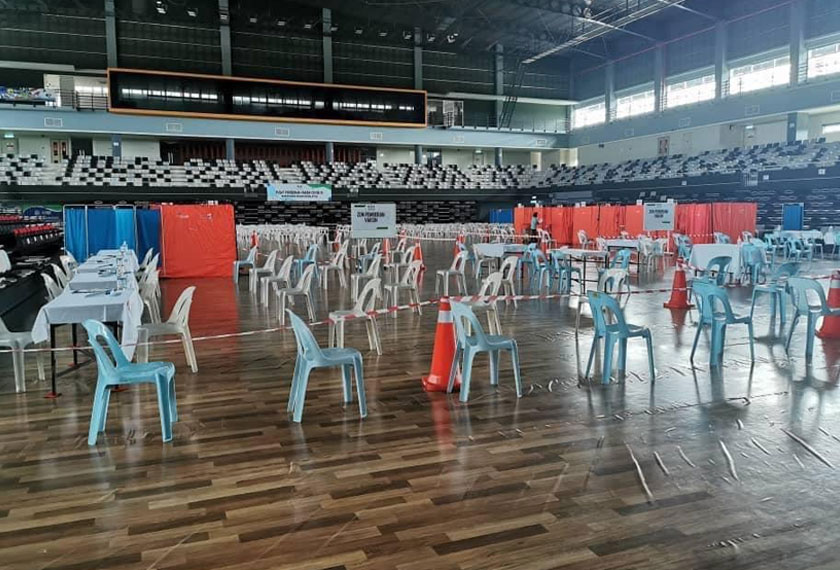 Persiapan rapi dibuat di Pusat Pemberian Vaksin Stadium Tertutup Sibu.