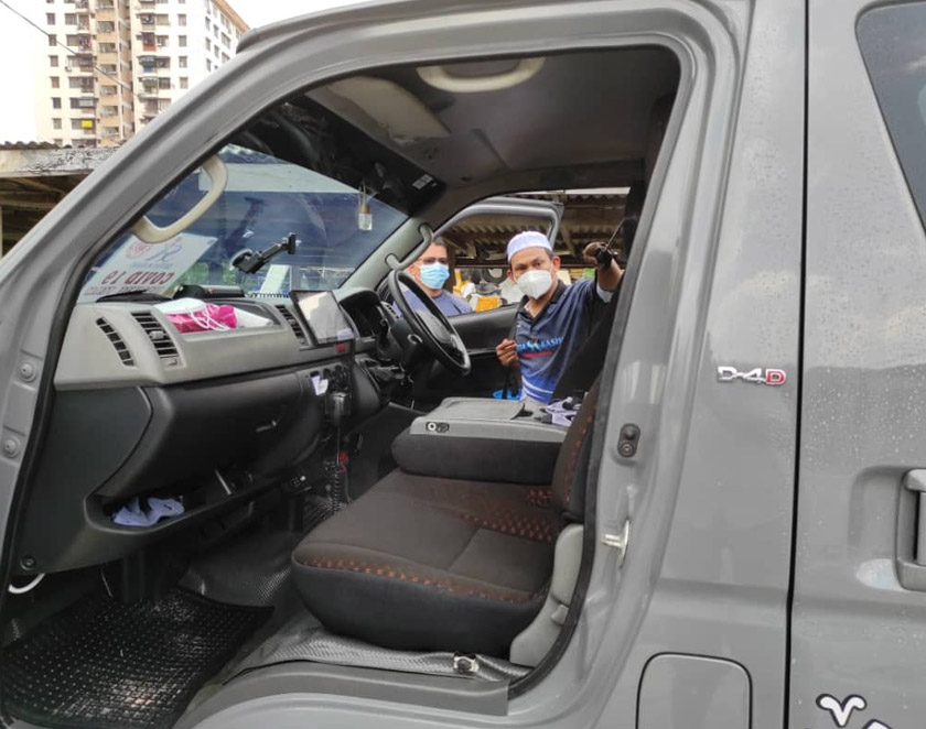 Sebelum dan selepas bergerak, sanitasi dilakukan sebaiknya demi keselamatan diri dan keluarga.