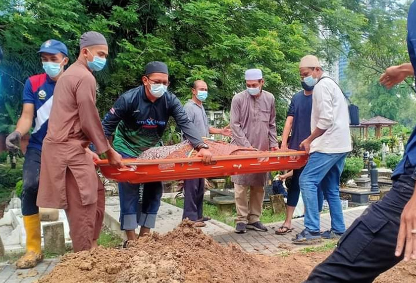 Uruskan jenazah biasa lain cabarannya dan uruskan jenazah COVID-19 pula, lain cabarannya namun semua dilakukan sebaik mungkin