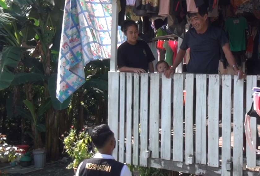 Pejabat Kesihatan Sandakan mendapati ramai penghuni taman perumahan tidak berada di rumah pada waktu siang. Foto Astro AWANI