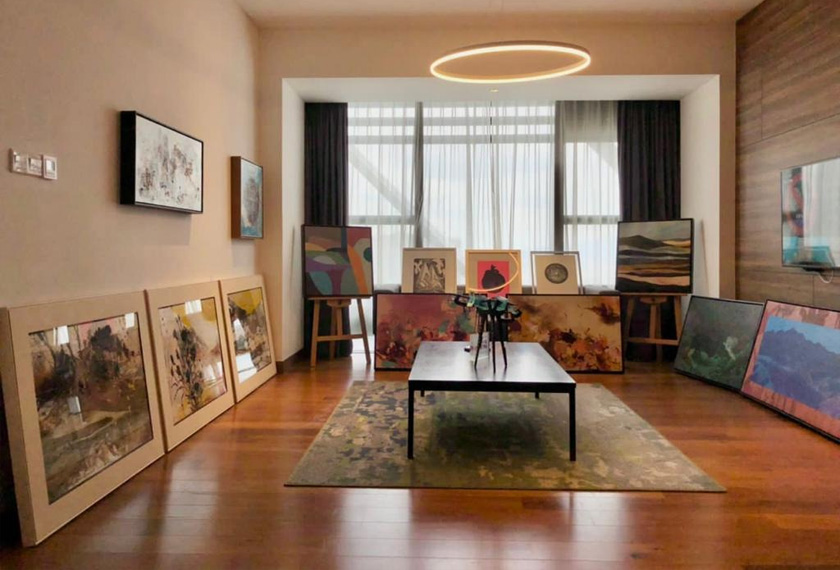 Suasana di CIMB Artober Hotel Art Fair 2021 di Hotel Element. - Gambar ihsan Segaris Art Center