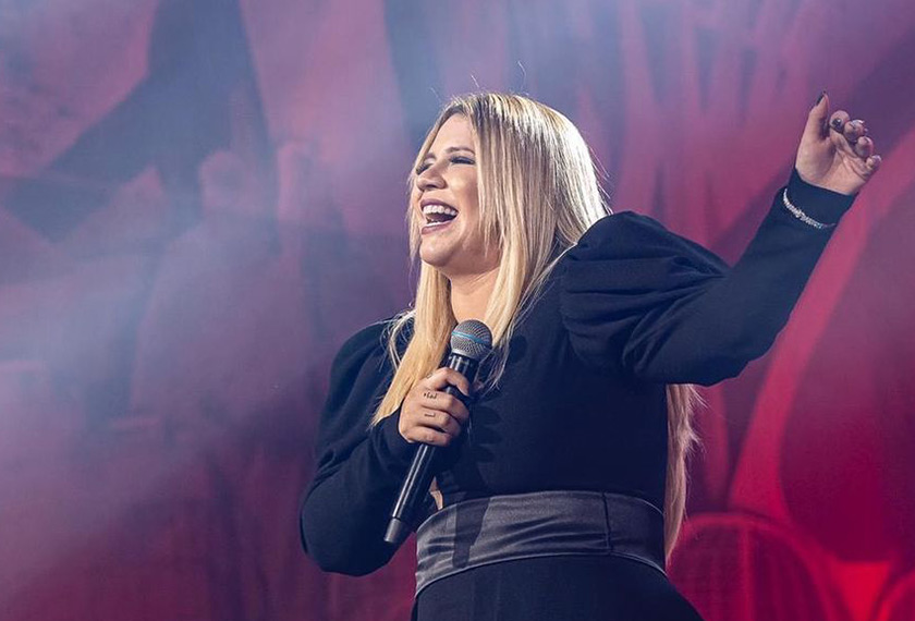 Akademi Rakaman Latin mengeluarkan kenyataan penghormatan dan menyifatkan Mendoca sebagai