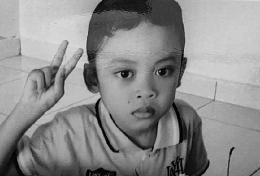 Mohd Hafiz Izzan dikatakan bersama kakaknya sebelum dia dilaporkan terjatuh dan dihanyutkan arus sungai. - Foto Astro AWANI