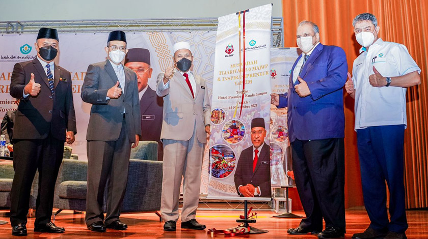 Antara mereka yang hadir pada majlis perasmian Program Musaádah Tijariyyah 2.0 (MAIWP) dan Inspirasipreuner (YaPEIM), di ibu negara pada Isnin. (Dari kiri Pemangku KPE (MAIWP), Mohd NizamYahya, Ahli (MAIWP), Dr Yusri Mohamad, Pengerusi Lembaga Pemegang Amanah (YaPEIM), Datuk Mohd Redza Shah Abdul Wahid dan Ketua Pengarah (YaPEIM), Mohd Ridzal Sheriff. - Foto MAIWP