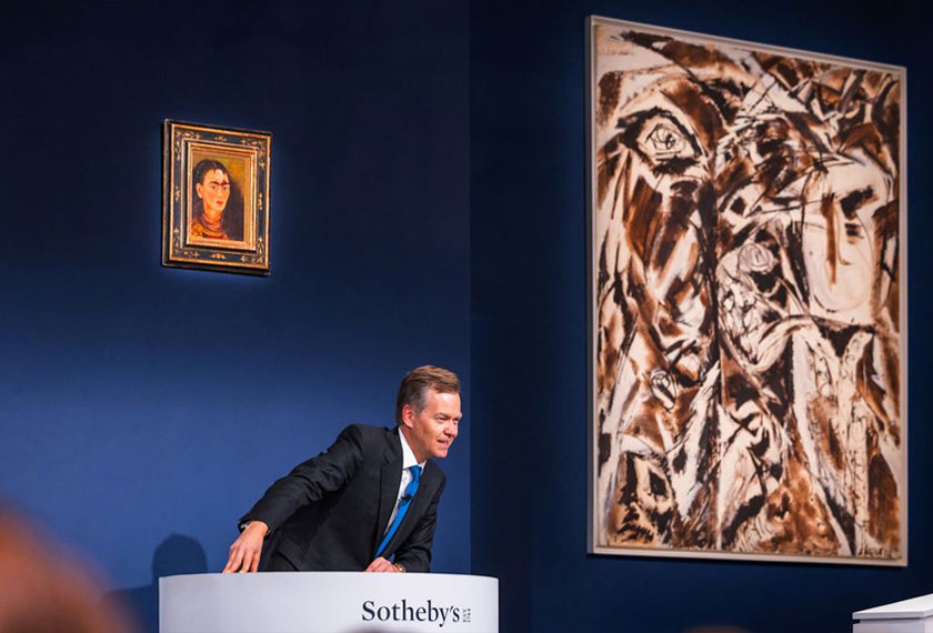 Potret karya Frida Kahlo sewaktu dalam sesi lelongan oleh Sotheby's. - Reuters