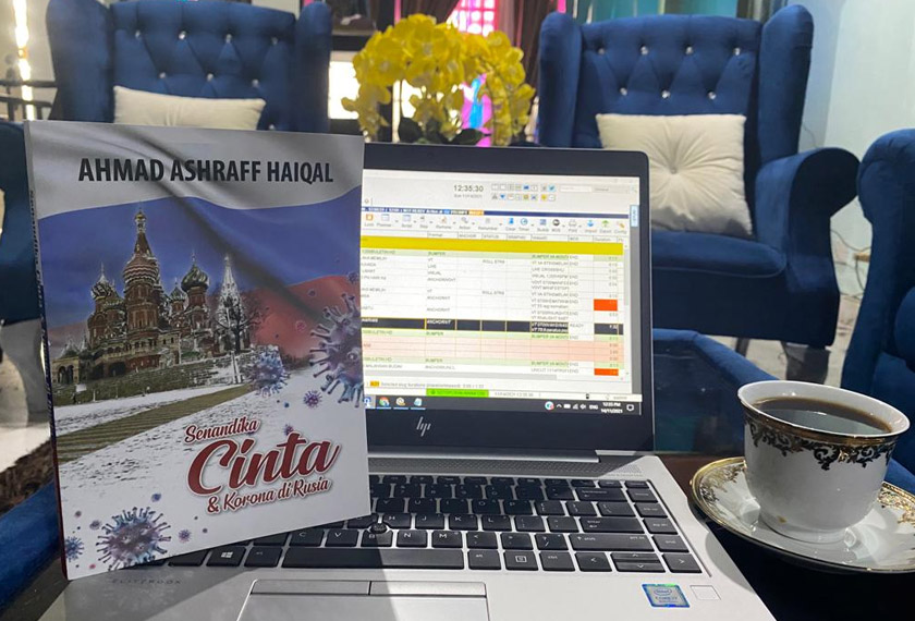 Buku ini tentang semuanya mengenai Rusia, cemas pelajar Malaysia berdepan ketika Covid-19 melanda negara itu dan cinta penulis kepada ilmu perubatan di Rusia. - Gambar Astro AWANI