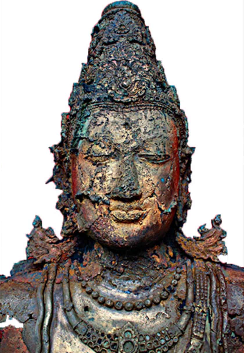 Patung Buddha bersaiz besar antara yang berjaya ditemui.