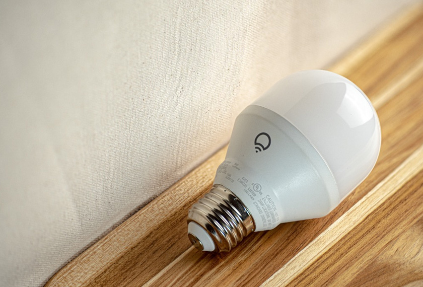 Inovasi lampu pintar memberi kelegaan kepada pemilik rumah baharu bersama ciri kawalan secara remotely.