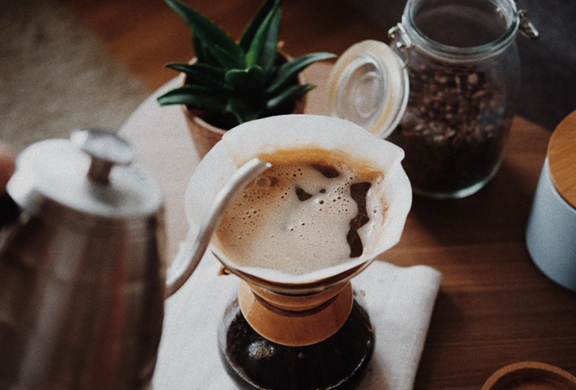 Bersantai pada hujung minggu sambil merancang dekorasi rumah baharu dengan set kopi ini.