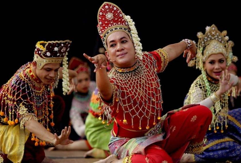 Persembahan makyong yang kini kembali popular di Kelantan.