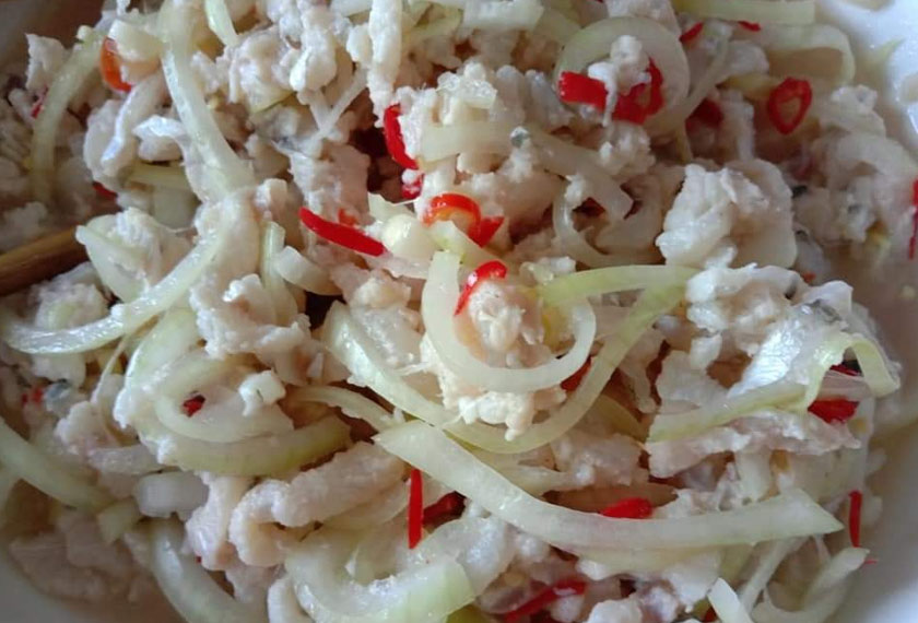 Umai yang diperbuat daripada hirisan isi ikan, diperap dengan hirisan bawang, cili, perahan limau nipis menjadikannya juadah popular ketika bulan Ramadan. Gambar: Media Sosial