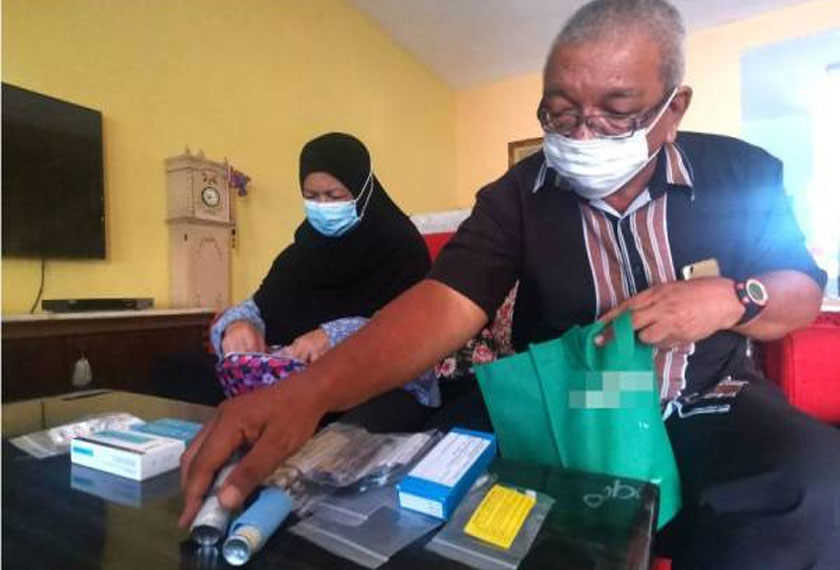 Antara ubat-ubatan yang perlu diambil Umar dan Rosidah. - Foto Sinar Harian