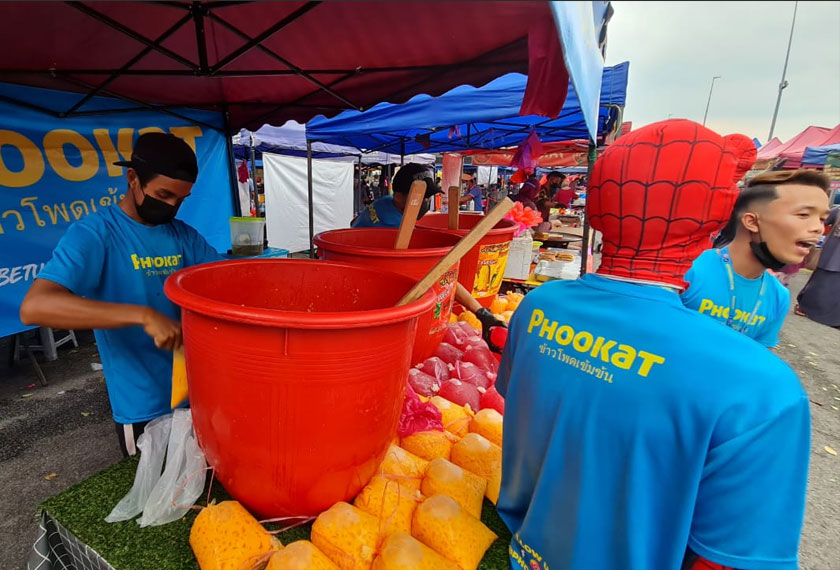 Jualan air jagung yang hampir setiap hari habis dijual 
