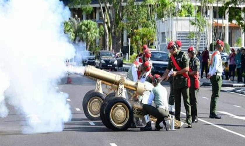 Tembakan meriam di Bandar Seri Bengawan pada malam pertama Ramadan. Gambar: Media Sosial