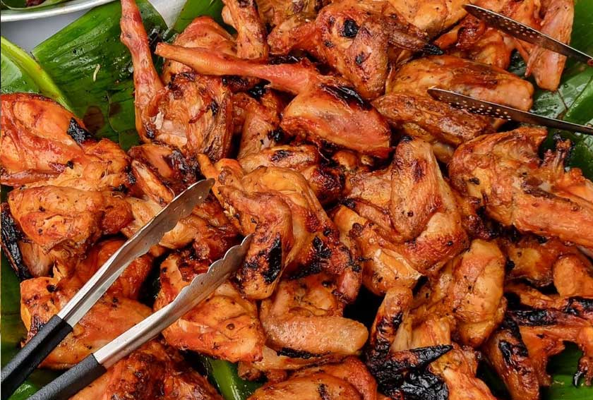 Harga kian meningkat, terutamanya tahun ini namun tidak menghalang pencinta ayam percik untuk membelinya sebagai juadah berbuka puasa.