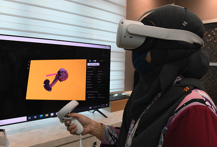 Hasniza menerangkan konsep Metaverse yang mempunyai potensi yang sangat luas. --fotoBERNAMA