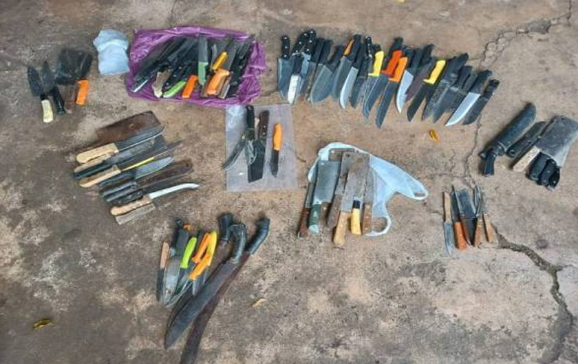 Pisau yang diterima untuk diasah pada Selasa.