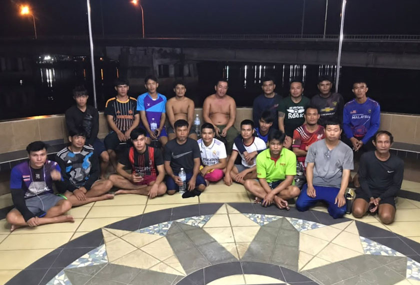 Mangsa-mangsa telah dibawa ke Pos Maritim Teluk Gading untuk diserahkan kepada majikan mereka untuk tindakan selanjutnya. - Foto Maritim