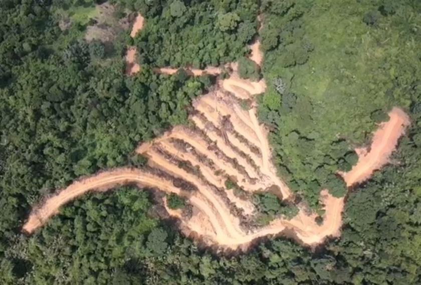 Penolakan tanah yang sempat dirakam dron milik penduduk. - Gambar/ Ihsan penduduk