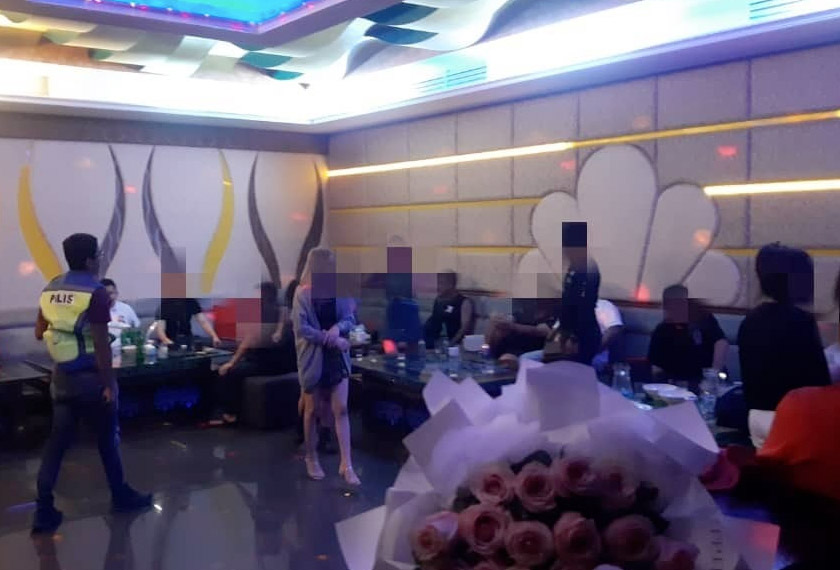 Kesemua yang ditahan terdiri daripada 15 lelaki dan 10 wanita berusia dalam lingkungan 18 hingga 64 tahun. - Foto PDRM