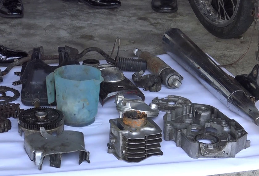 Antara barang curi yang berjaya dirampas polis. - Foto Astro AWANI