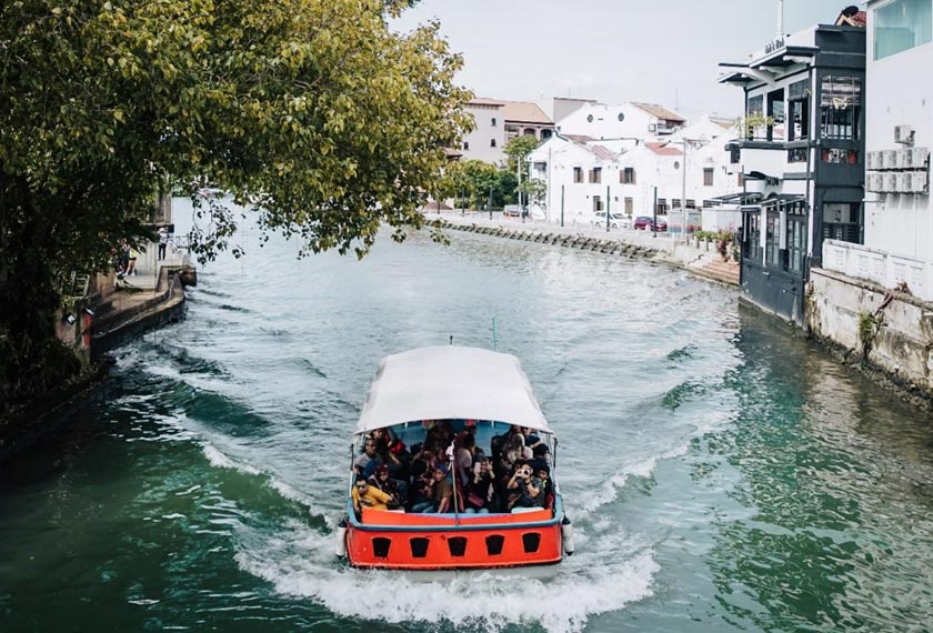 Melaka River Cruise menjadi antara highlight di sini dengan menelusuri sungai Melaka yang turut menjadi ikon pelancongan negeri Melaka.