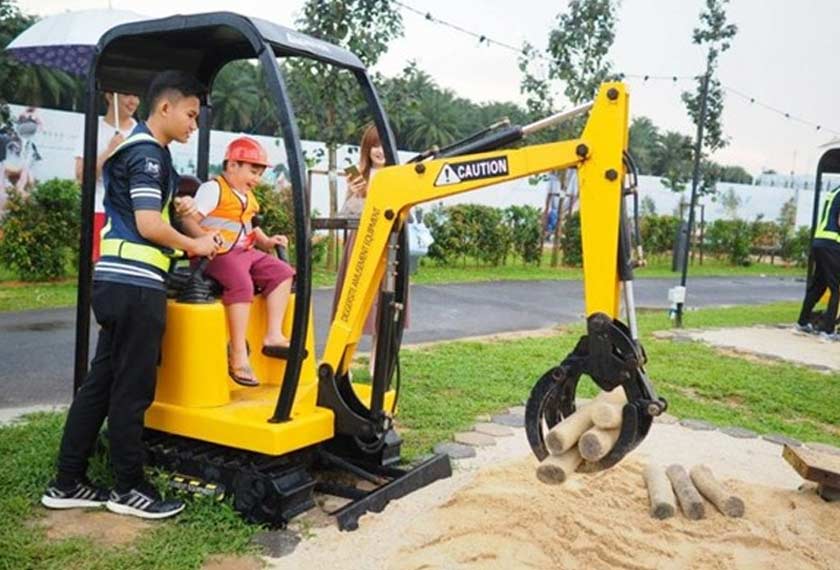 Taman tema mini yang mesra keluarga ini menjadi lokasi sesuai untuk bersantai pada hujung minggu.
