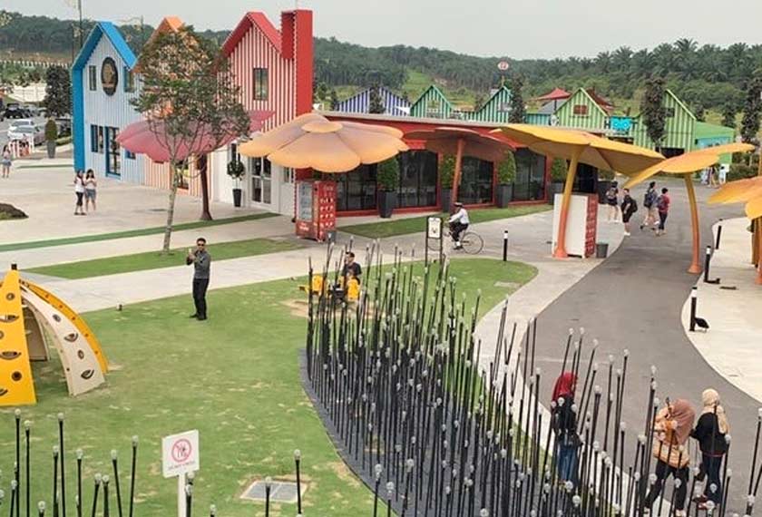 Spring Labs menjadi tumpuan pelancong untuk bergambar kerana tempatnya yang seakan-akan seperti di negara Eropah.