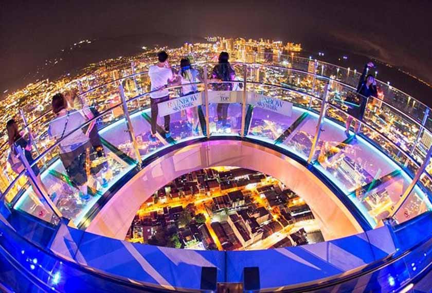 The Top Penang menawarkan pelbagai keseronokan terbaik kepada pengunjung dan sebagai lokasi santai Bersama ahli keluarga.